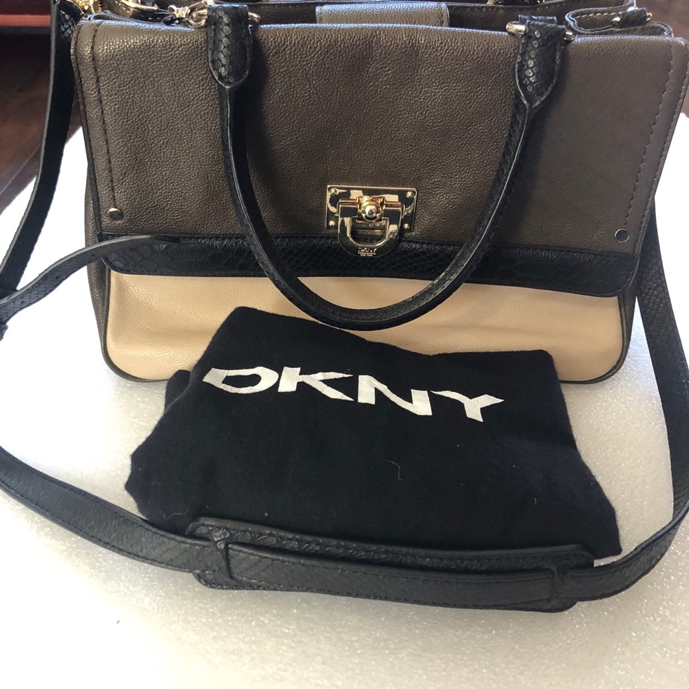 DKNY Leather Shoulder Bag Organizer Purse